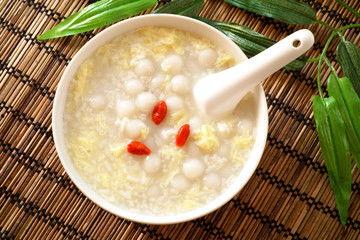 酒酿小袁子吃瓜,揭秘娱乐圈那些不为人知的幕后故事