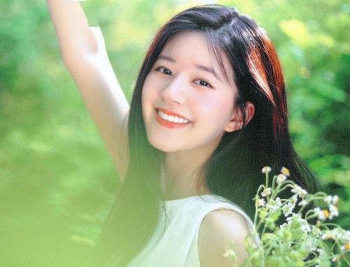 明星图片女赵露思,青春洋溢的影视新星，魅力四射的时尚偶像