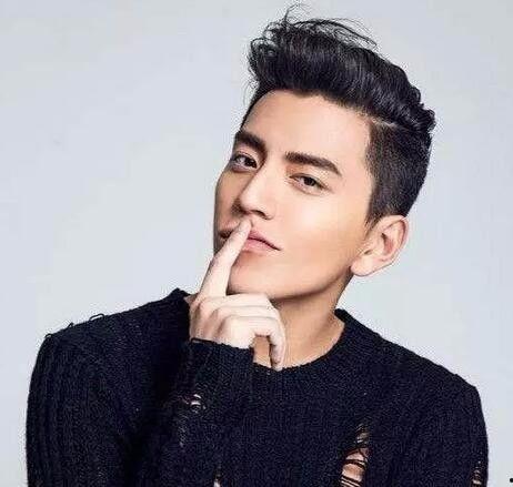 右旋男明星,揭秘右旋男明星的独特风采